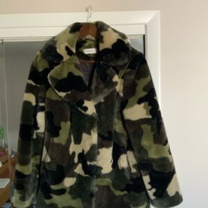 John + Jenn Green and Black Teddy Jacket Cozy Camouflage Design